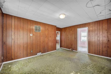 718 E 343rd Street Eastlake OH 44095