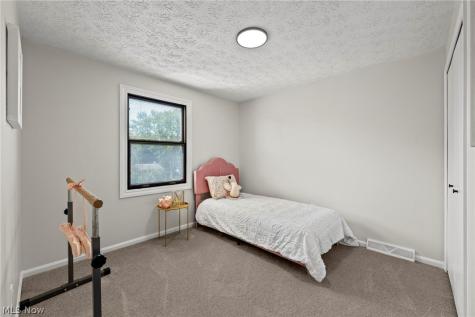 11210 Billingham Avenue NW Uniontown OH 44685