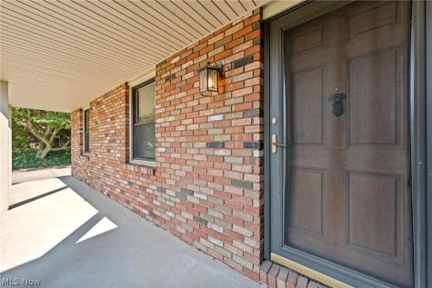 11210 Billingham Avenue NW Uniontown OH 44685