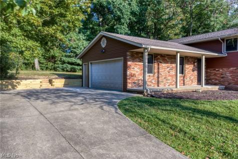 11210 Billingham Avenue NW Uniontown OH 44685