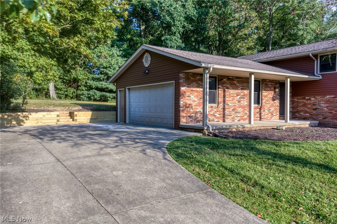 11210 Billingham Avenue NW Uniontown OH 44685