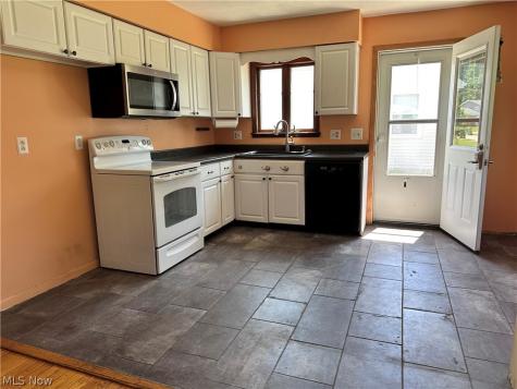 704 Robin Drive Eastlake OH 44095