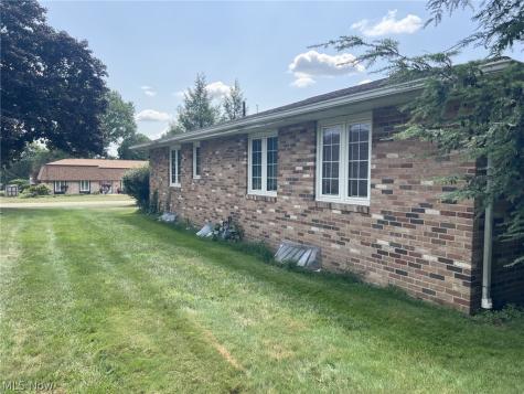 5721 Wiclif Street NE Canton OH 44721