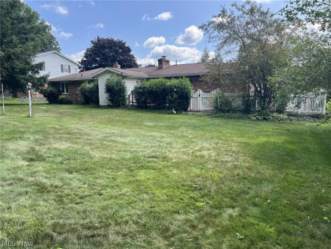 5721 Wiclif Street NE Canton OH 44721