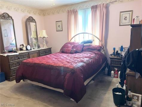 5721 Wiclif Street NE Canton OH 44721