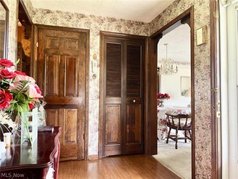5721 Wiclif Street NE Canton OH 44721