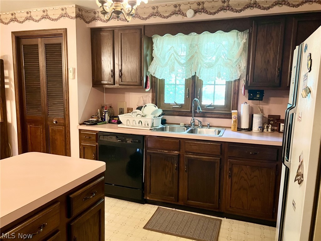 5721 Wiclif Street NE Canton OH 44721