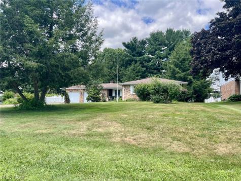 5721 Wiclif Street NE Canton OH 44721