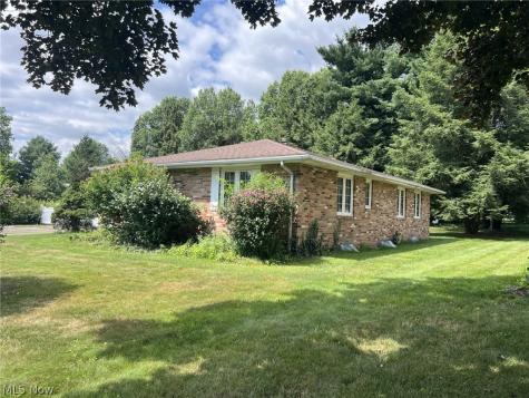 5721 Wiclif Street NE Canton OH 44721