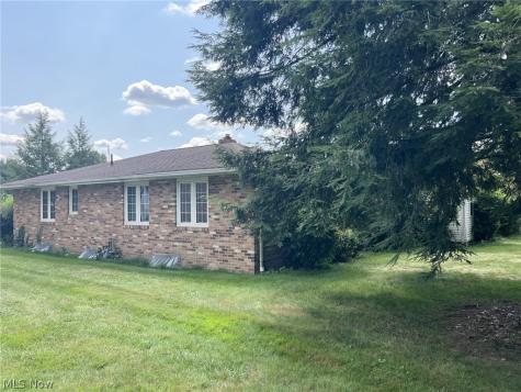5721 Wiclif Street NE Canton OH 44721
