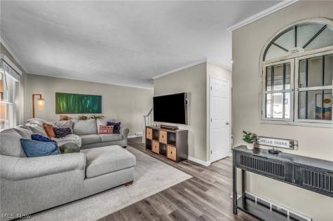 707 Kathron Avenue Cuyahoga Falls OH 44221