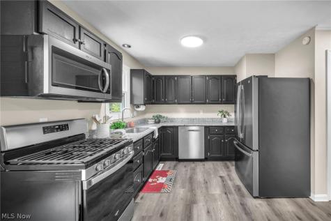 707 Kathron Avenue Cuyahoga Falls OH 44221