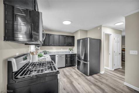 707 Kathron Avenue Cuyahoga Falls OH 44221