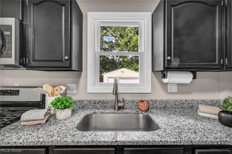 707 Kathron Avenue Cuyahoga Falls OH 44221