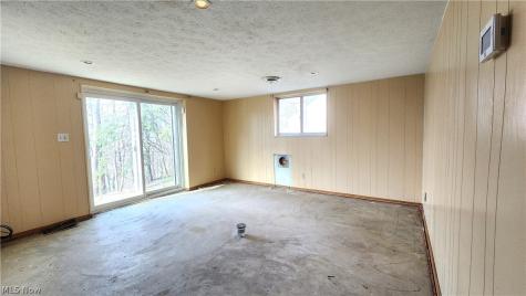 20051 Hillcrest Drive Euclid OH 44117