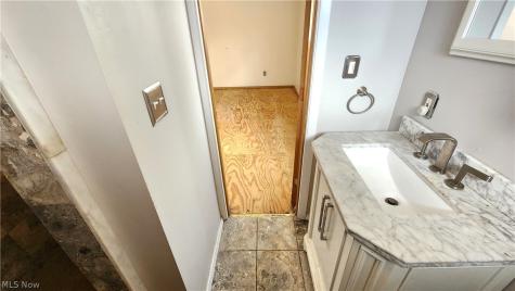 20051 Hillcrest Drive Euclid OH 44117