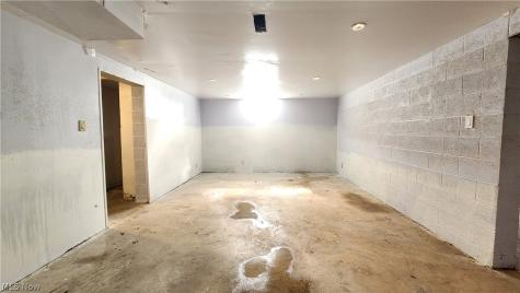20051 Hillcrest Drive Euclid OH 44117