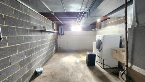 20051 Hillcrest Drive Euclid OH 44117