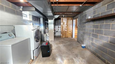 20051 Hillcrest Drive Euclid OH 44117