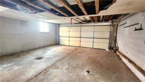 20051 Hillcrest Drive Euclid OH 44117
