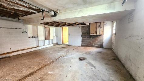 20051 Hillcrest Drive Euclid OH 44117