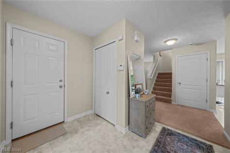 2550 Cedar Creek Lane Akron OH 44312