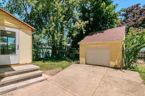 979 Mohegan Trail Willoughby OH 44094