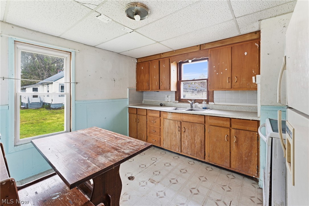 671 Fairview Avenue Barberton OH 44203