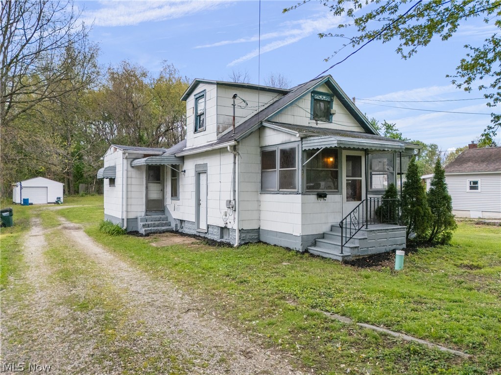 671 Fairview Avenue Barberton OH 44203