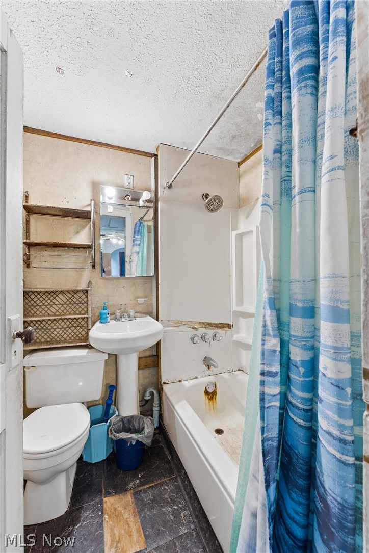 671 Fairview Avenue Barberton OH 44203