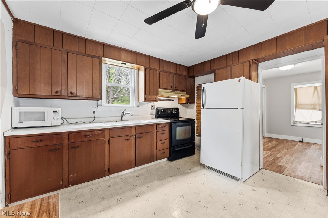 671 Fairview Avenue Barberton OH 44203