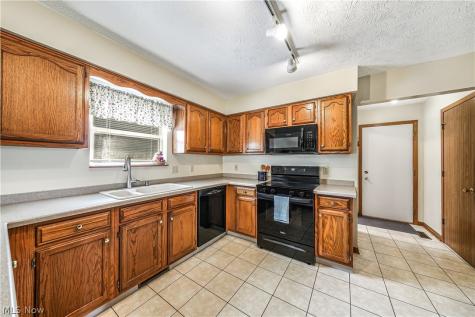 508 Hampton Drive Elyria OH 44035