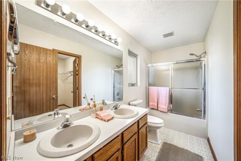 508 Hampton Drive Elyria OH 44035