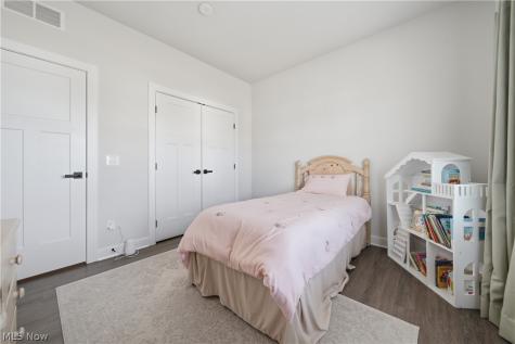 6877 Harrington Court Avenue NE Canton OH 44721