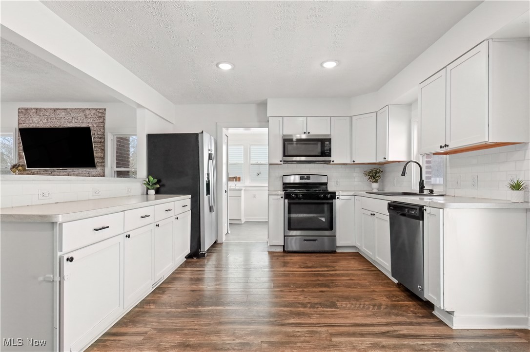 34549 Detroit Road Avon OH 44011