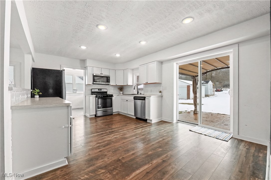 34549 Detroit Road Avon OH 44011