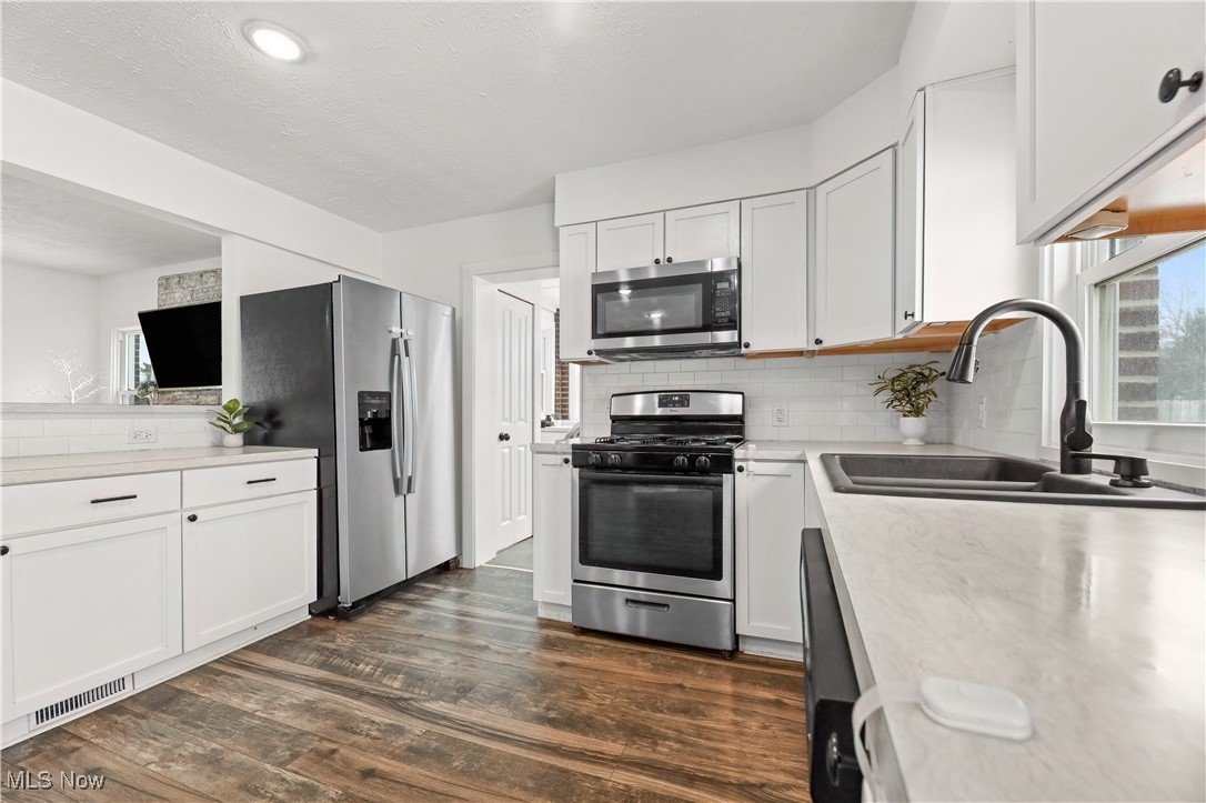 34549 Detroit Road Avon OH 44011