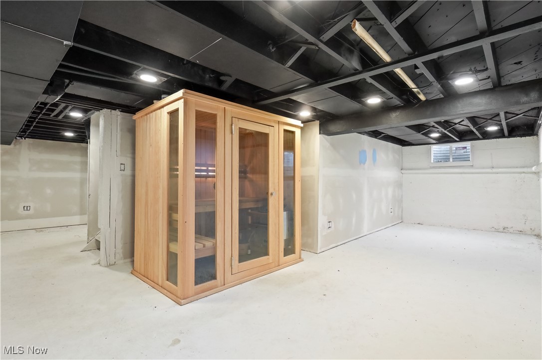 34549 Detroit Road Avon OH 44011