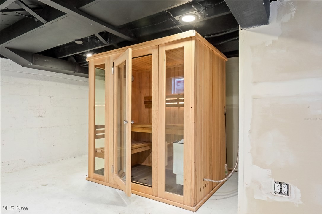 34549 Detroit Road Avon OH 44011