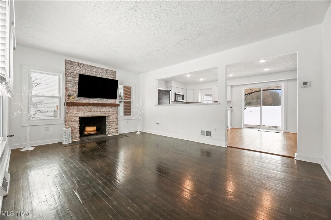 34549 Detroit Road Avon OH 44011