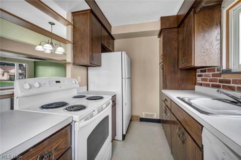 11301 Aaron Drive Parma OH 44130