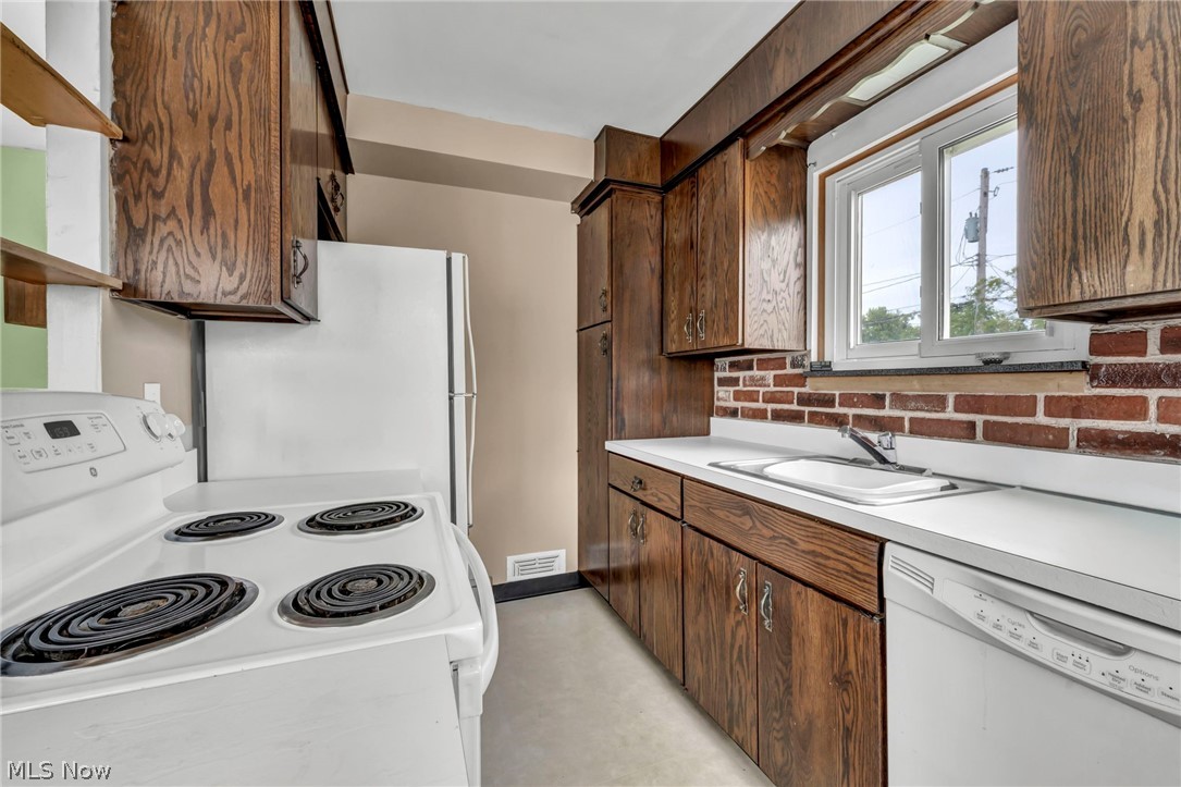 11301 Aaron Drive Parma OH 44130