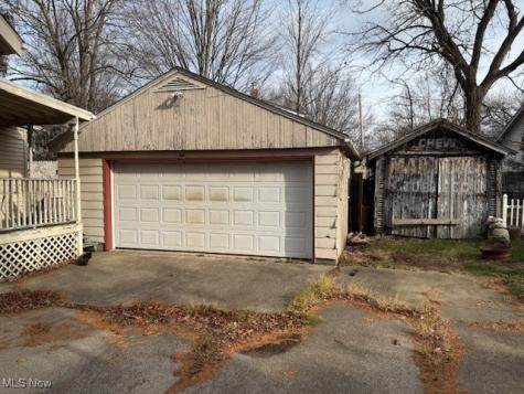 295 Goodview Avenue Akron OH 44305