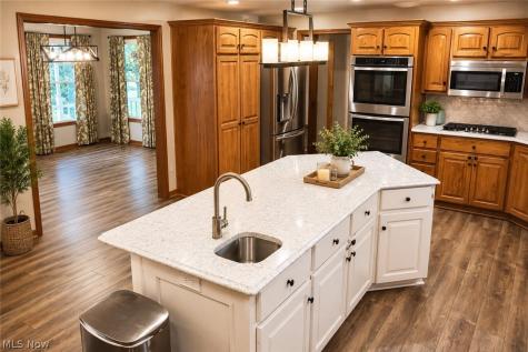 356 Carol Way Wadsworth OH 44281