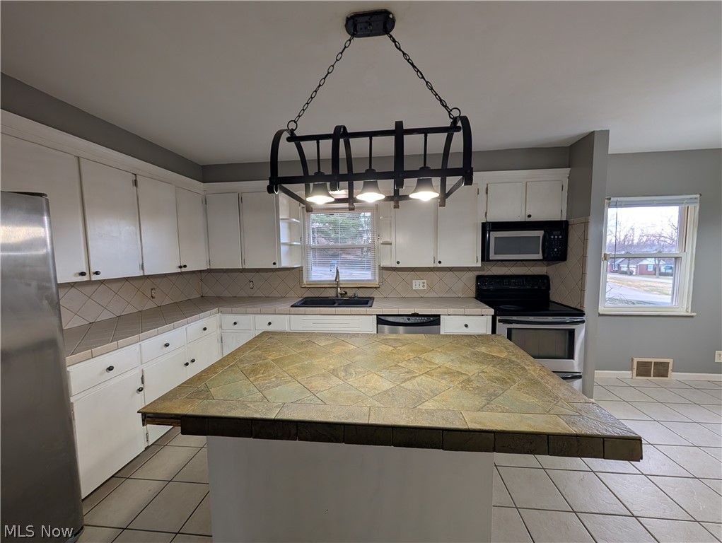 545 N Ray Drive Zanesville OH 43701
