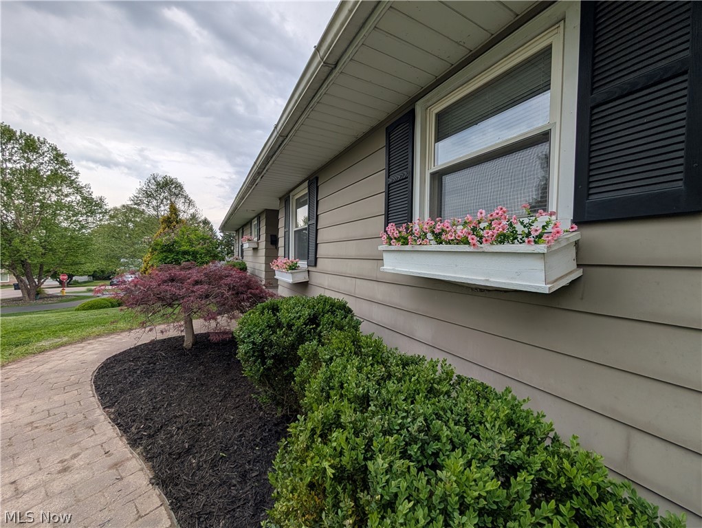 545 N Ray Drive Zanesville OH 43701