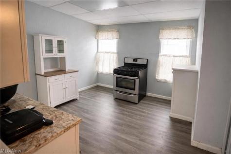 2166 W 93rd Street Cleveland OH 44102