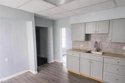 2166 W 93rd Street Cleveland OH 44102