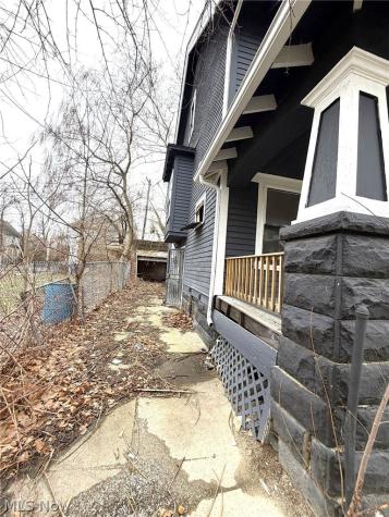 10106 Parmelee Avenue Cleveland OH 44108
