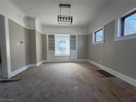 10106 Parmelee Avenue Cleveland OH 44108